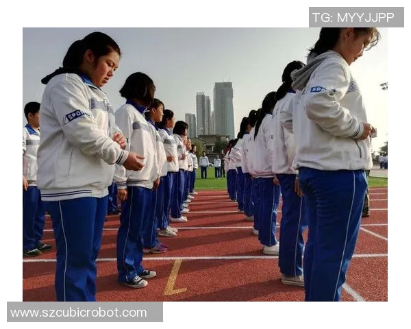 杨敏回顾篮球生涯的点滴与感悟：从青涩到成熟的成长之路